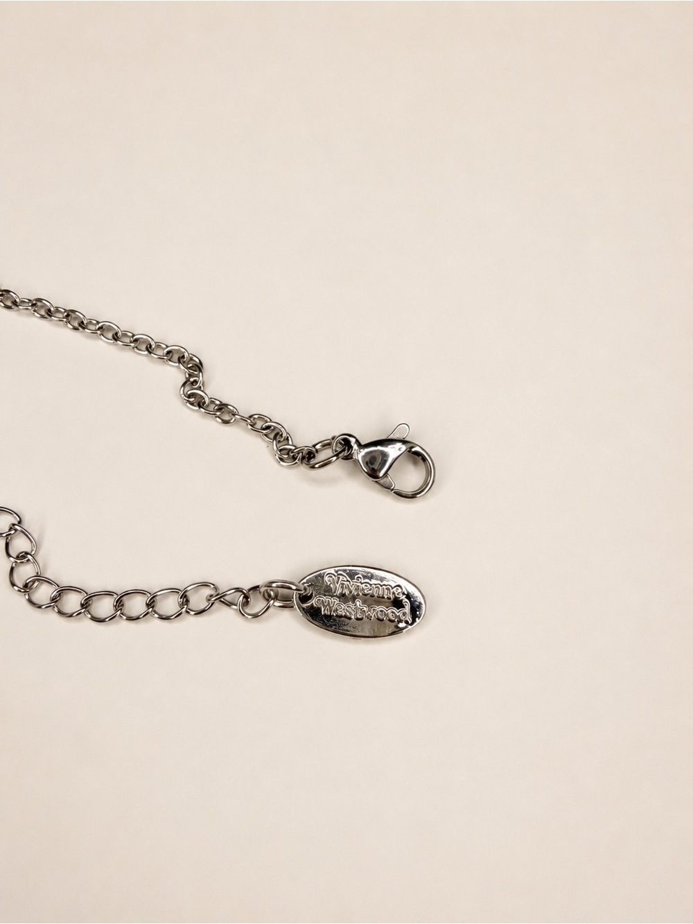 Vivienne Westwood Mini Bas Relief Pendant Necklace Silver Crystal Tone - Picture 8 of 8